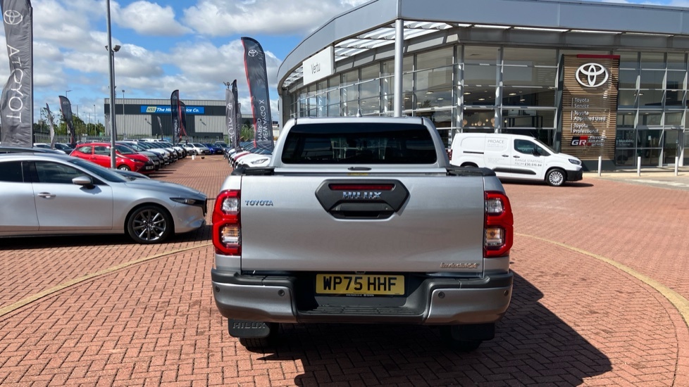 Toyota HILUX Invincible X Dcab Pick Up 2.8 D 48V Brown #43