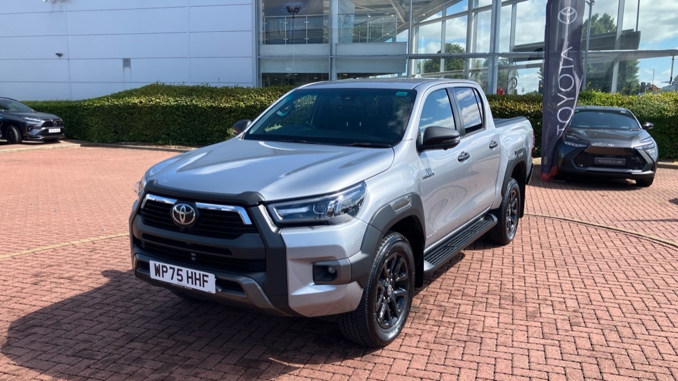 Toyota HILUX Invincible X Dcab Pick Up 2.8 D 48V Brown #52
