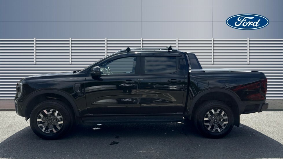 Ford Ranger Wildtrak Black #4