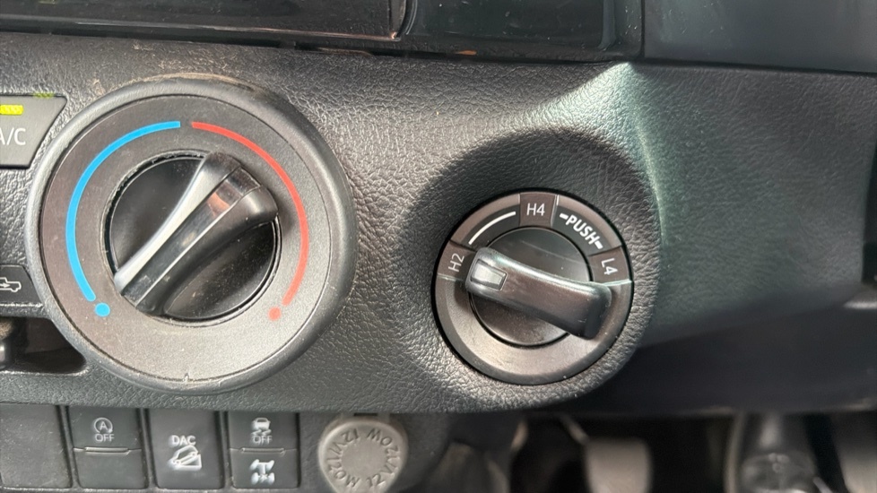Toyota HILUX Hilux Invincible X D-4d 4Wd Double Cab Orange #21
