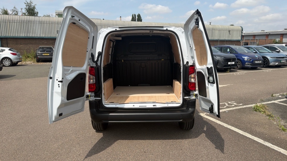 Peugeot Partner Professional Plus White #4