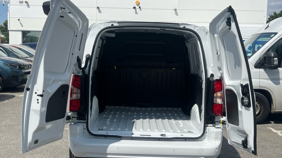 Citroen Berlingo Driver White #3