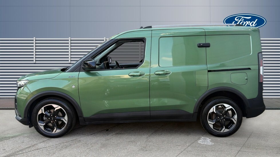 Ford Transit Courier Active Green #4