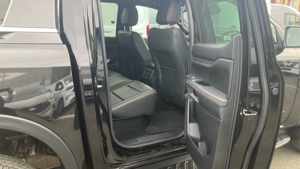 Ford Ranger Wildtrak Black #5