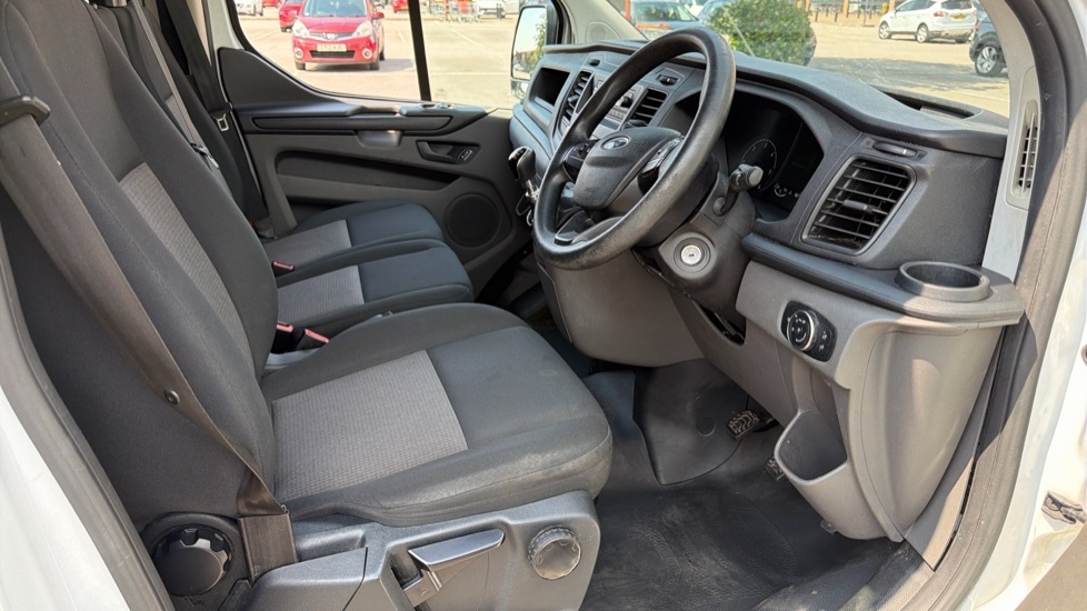 Ford Transit Custom Mpv MJ19ZSD White #4