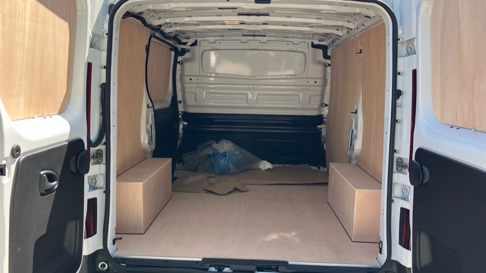 Renault Trafic Advance White #4