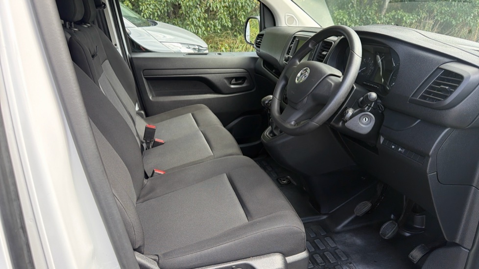 Vauxhall Vivaro Prime White #6