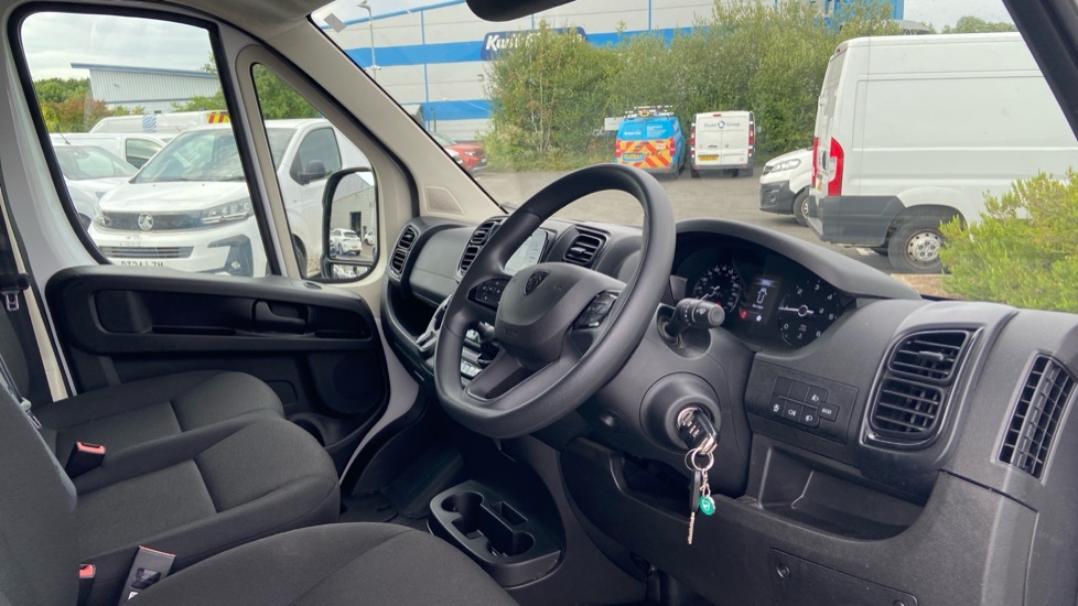 Peugeot Boxer Professional White #6