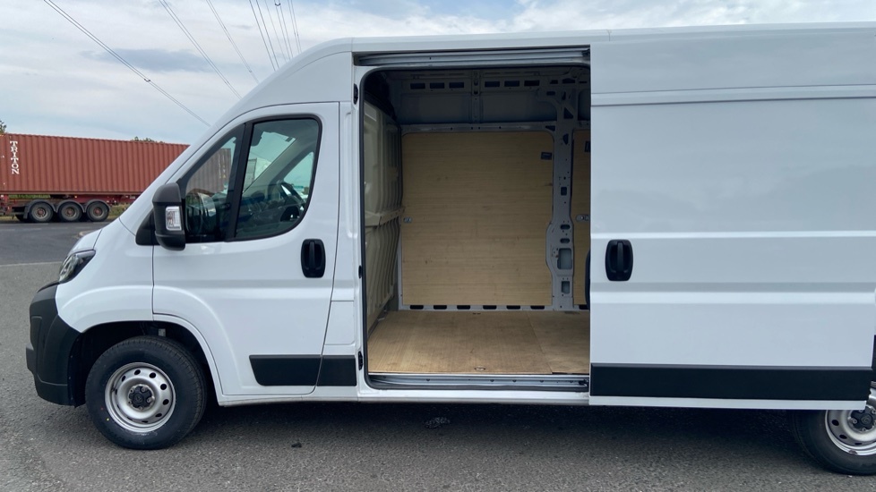 Peugeot Boxer Professional White #5