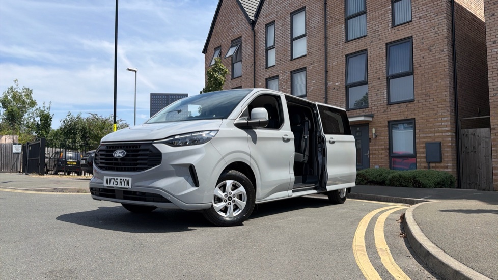 Ford Transit Custom Transit Custom 2.5 Phev 232Ps H1 Van Limited Grey #34