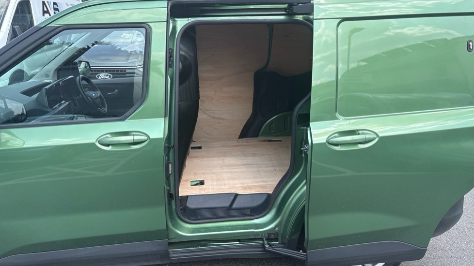Ford Transit Courier Limited Green #5
