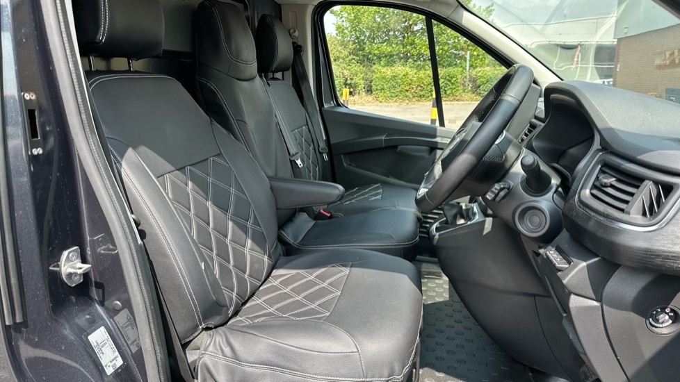 Nissan Primastar Tekna Grey #6