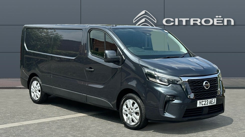 Nissan Primastar Tekna Grey