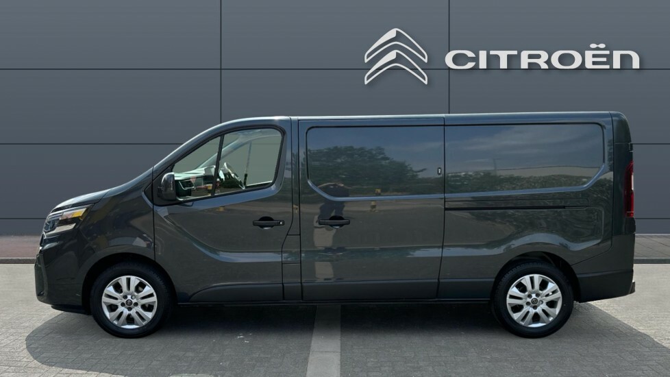 Nissan Primastar Tekna Grey #4
