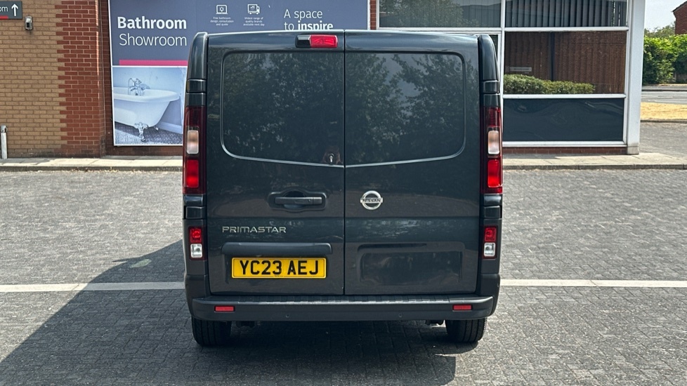 Nissan Primastar Tekna White #11