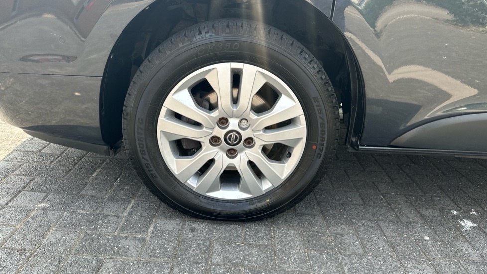 Nissan Primastar Tekna White #22