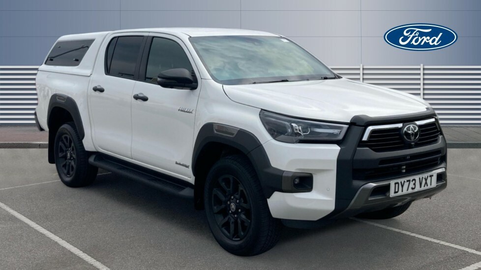 Toyota HILUX Invincible X White