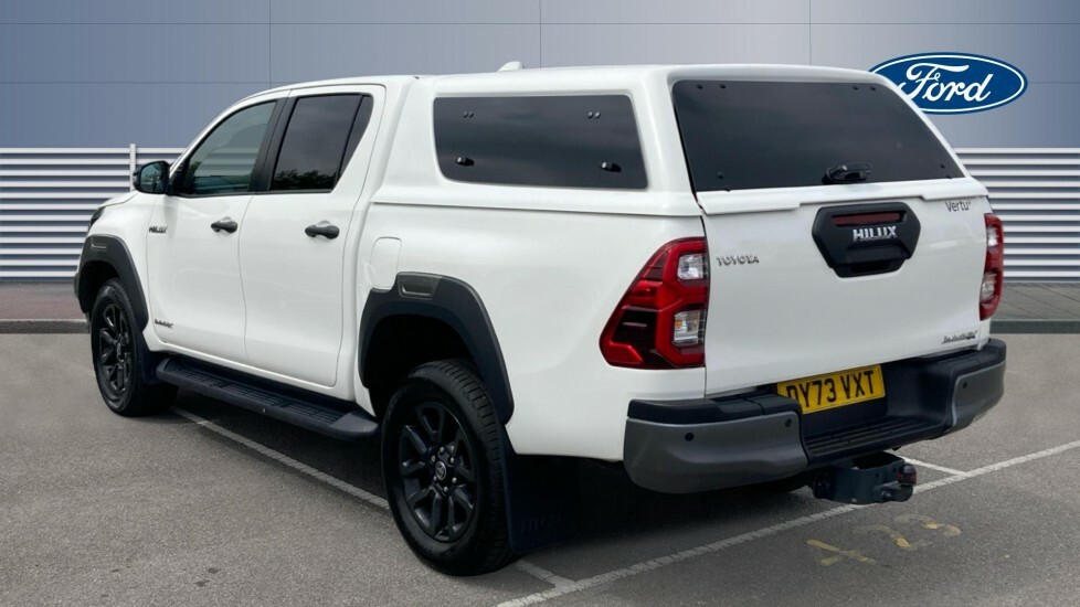 Toyota HILUX Invincible X White #2
