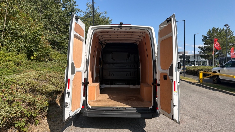Volkswagen Crafter Startline White #3