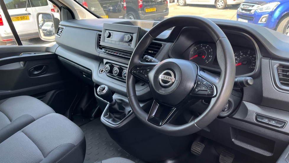 Nissan Primastar Acenta Dci White #16