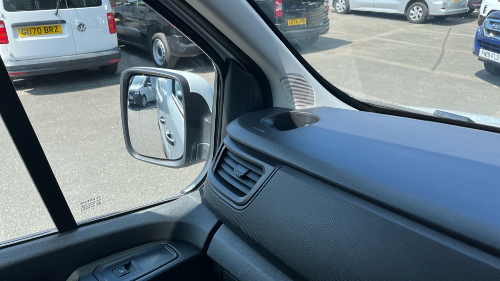 Nissan Primastar Acenta Dci White #25