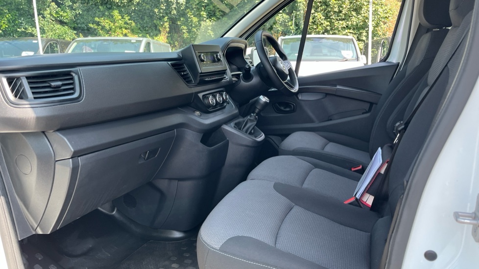 Nissan Primastar Acenta Dci White #13
