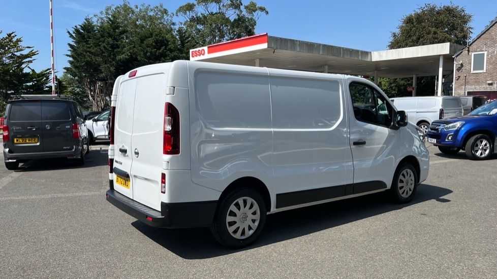 Nissan Primastar Acenta Dci White #10