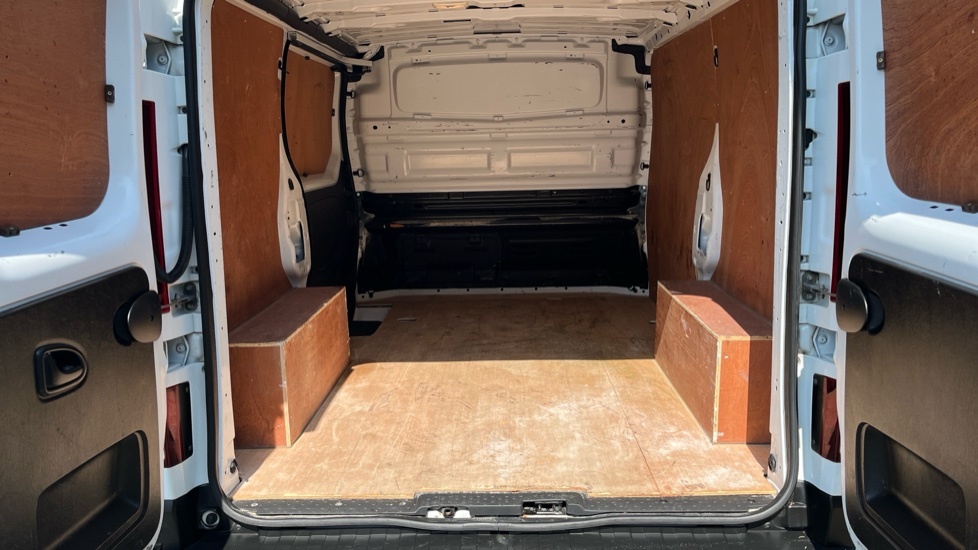 Nissan Primastar Acenta Dci White #12