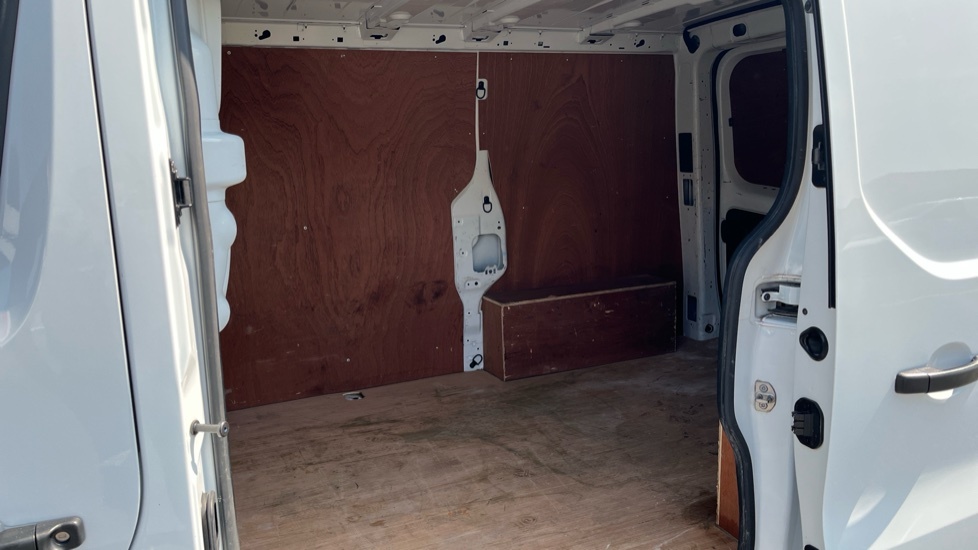 Nissan Primastar Acenta White #5