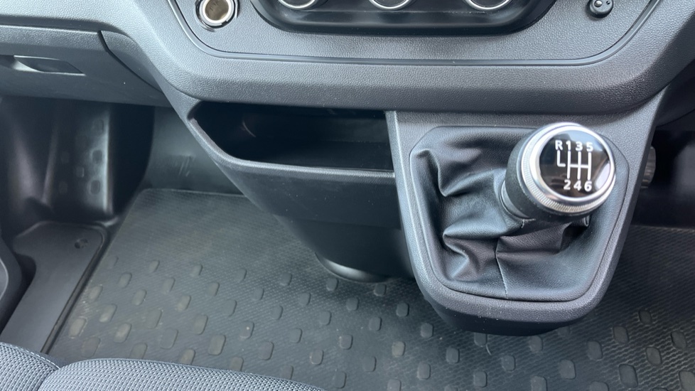 Nissan Primastar Acenta Dci White #29