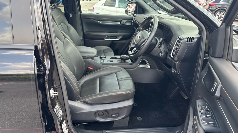 Ford Ranger Wildtrak Black #6
