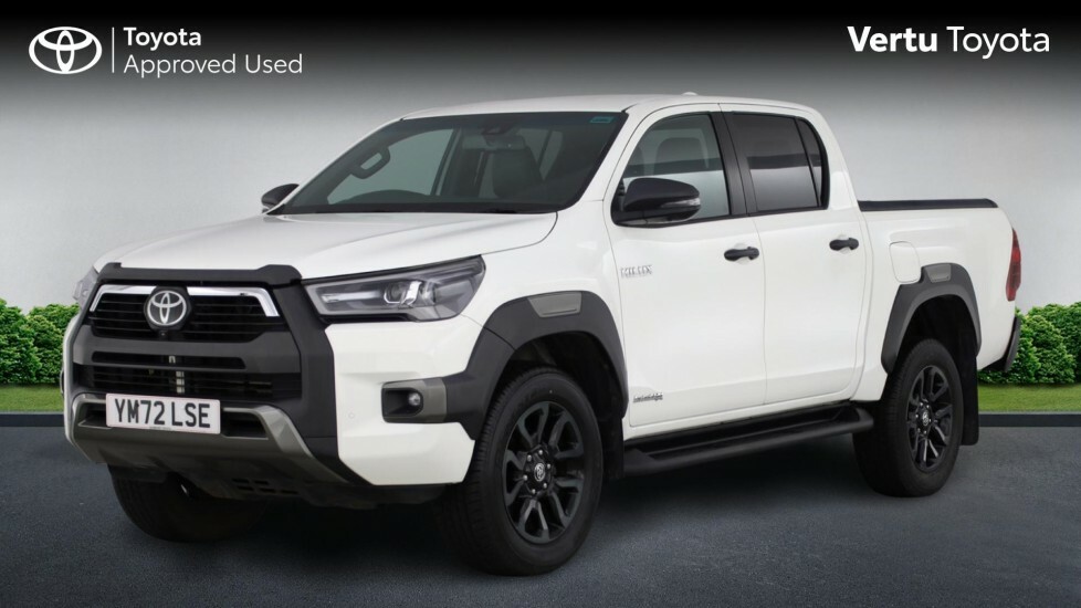 Toyota HILUX Invincible X White #3