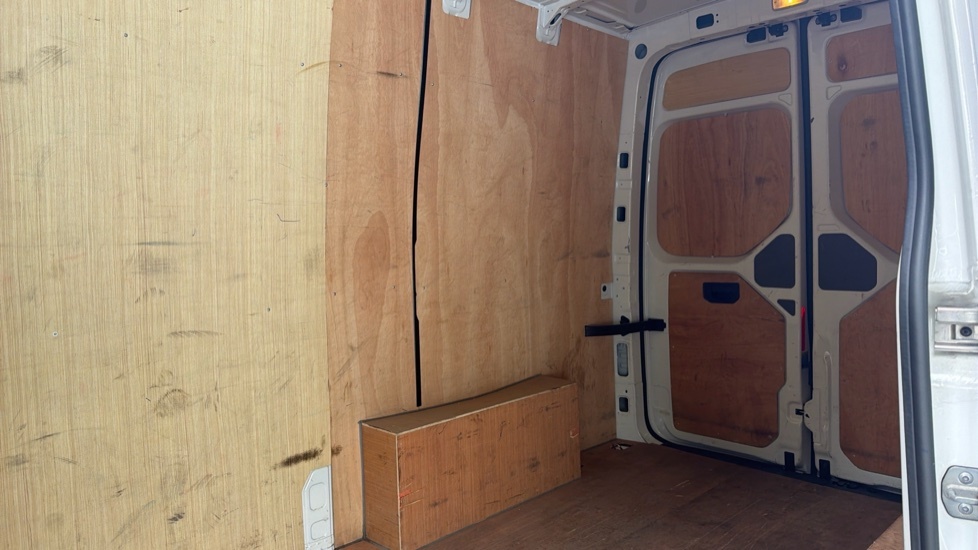 Volkswagen Crafter Cr35 Panel Van Startline Mwb 140 Ps 2.0 Tdi 6Sp Ma White #14