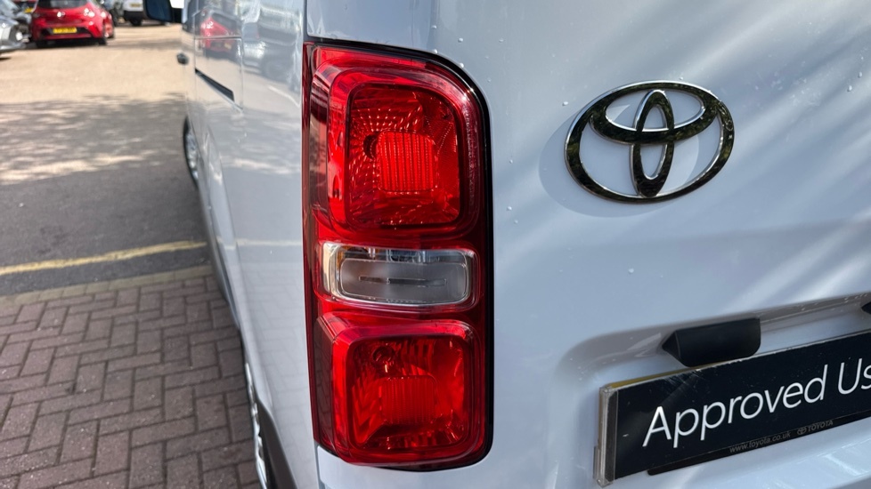 Toyota PROACE 1.5D Icon Medium Panel Van Mwb Euro 6 Ss 6Dr White #43