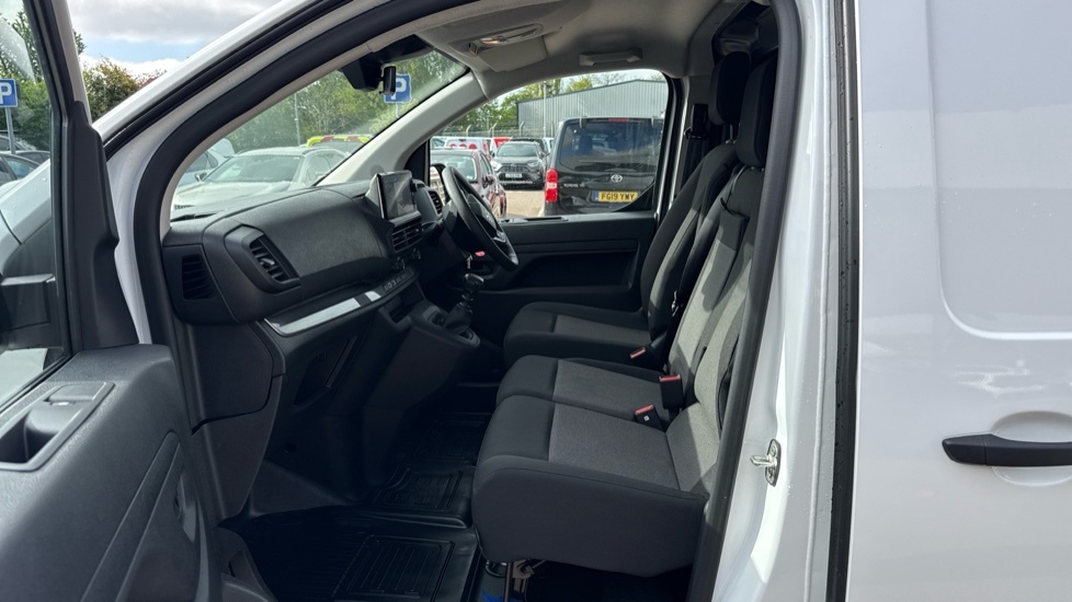 Toyota PROACE Icon White #5