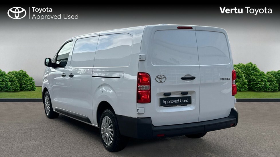 Toyota PROACE Icon White #4