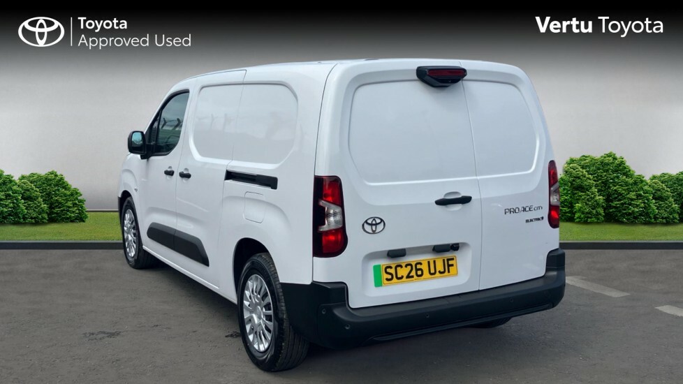 Toyota Proace City Icon White #4