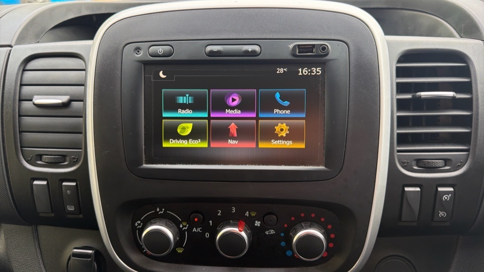Nissan NV300   #21