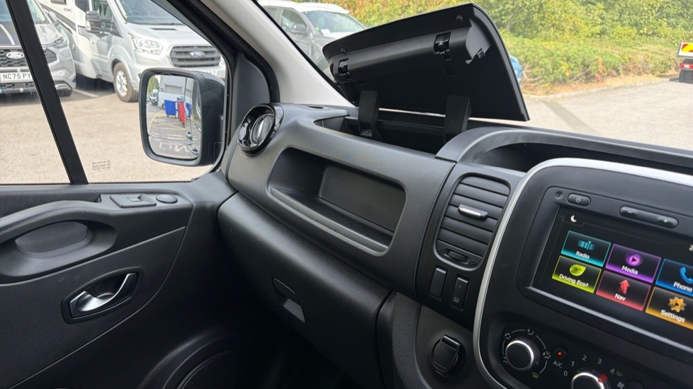 Nissan NV300   #30