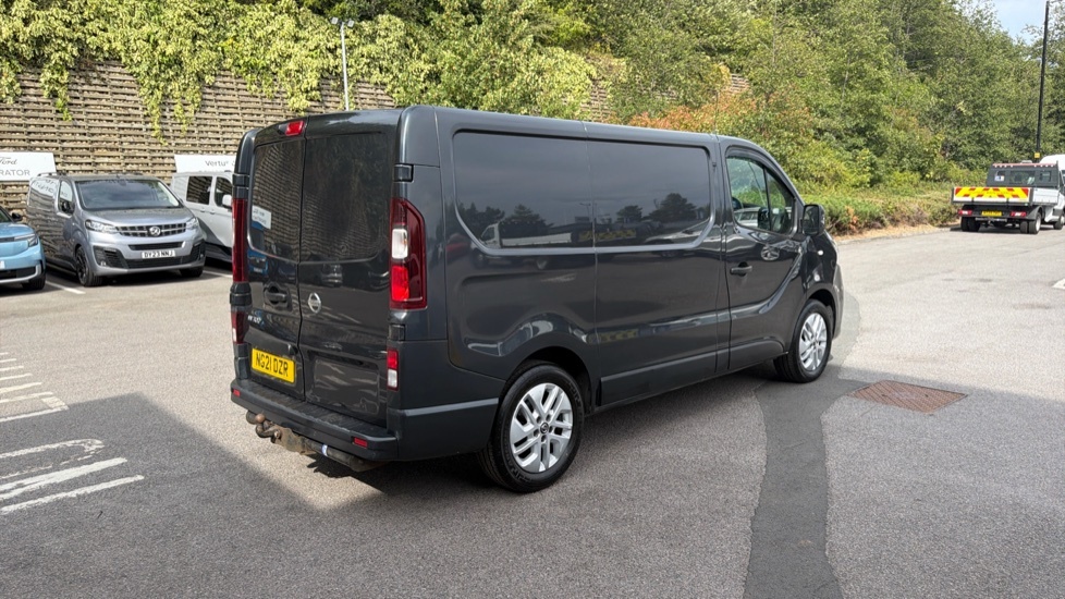 Nissan NV300   #10