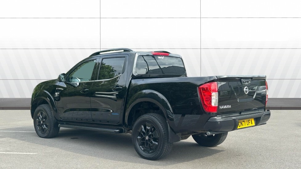 Nissan Navara N-guard Black #2