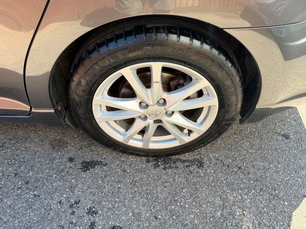 Toyota Avensis 2.0 Tr D-4d 125 Bhp Silver #13
