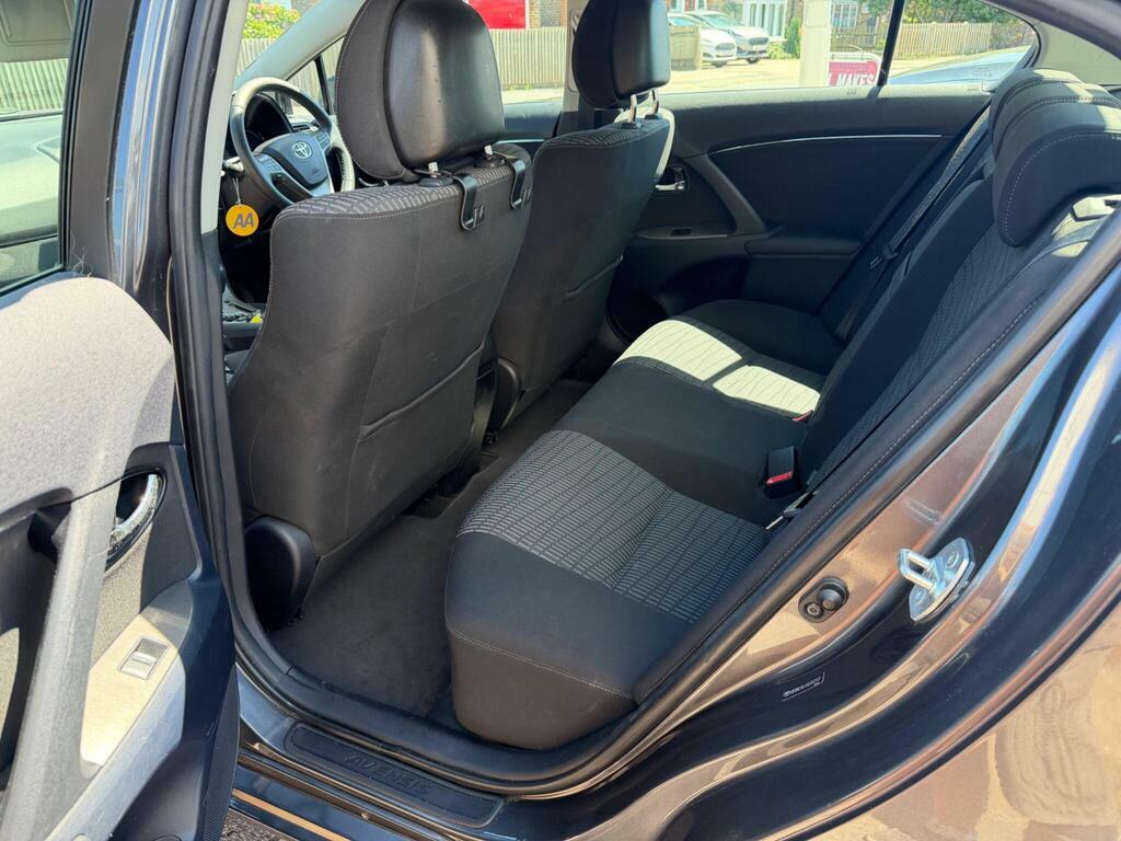 Toyota Avensis 2.0 Tr D-4d 125 Bhp Silver #15