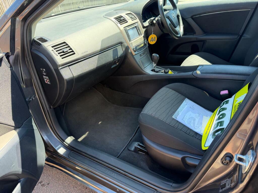 Toyota Avensis 2.0 Tr D-4d 125 Bhp Silver #14