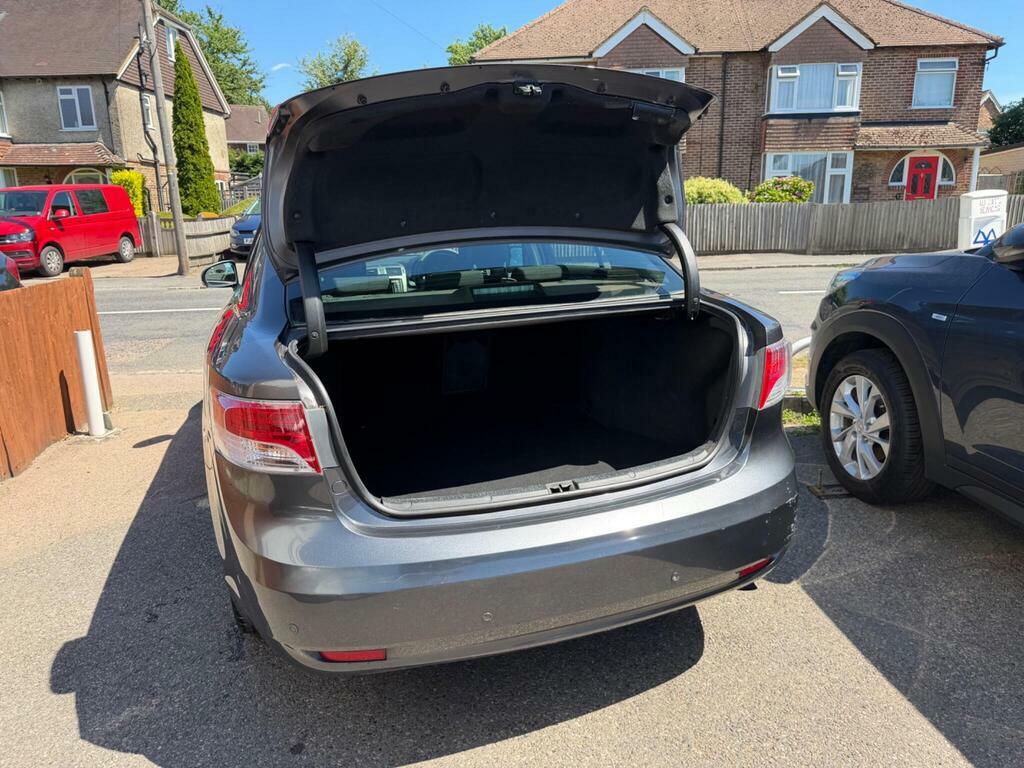 Toyota Avensis 2.0 Tr D-4d 125 Bhp Silver #16