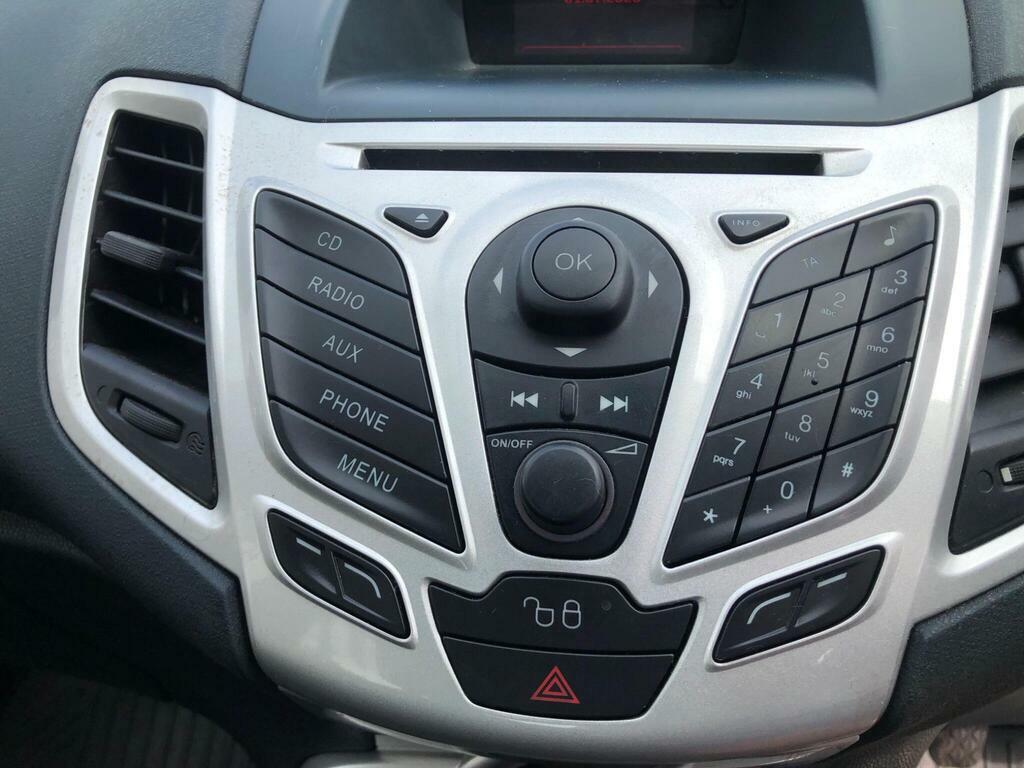 Ford Fiesta 1.2 Zetec Silver #32