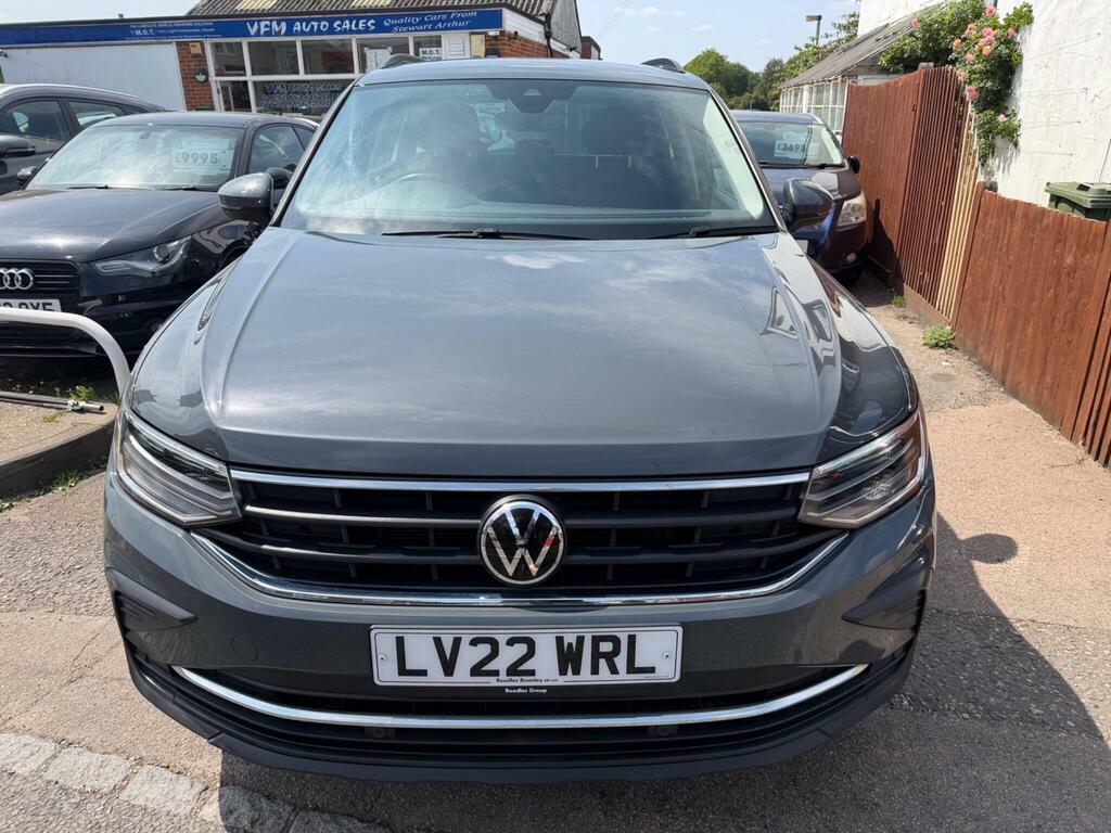 Volkswagen Tiguan 1.5 Tsi Life Euro 6 S S LV22WRL Grey #3