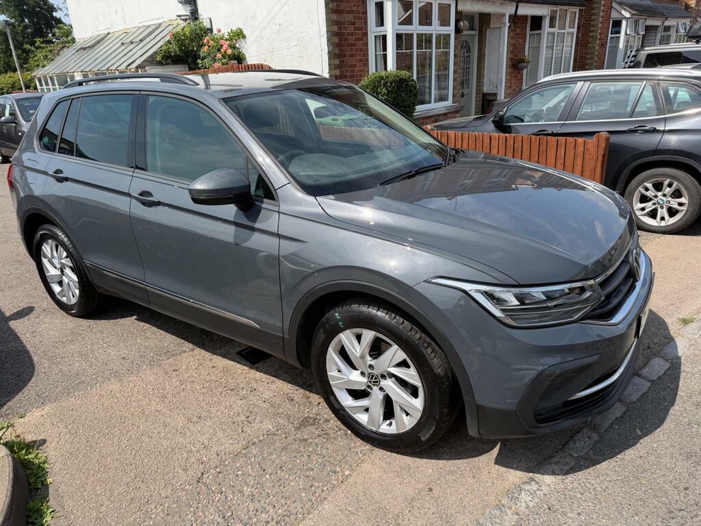 Volkswagen Tiguan 1.5 Tsi Life Euro 6 S S LV22WRL Grey #2
