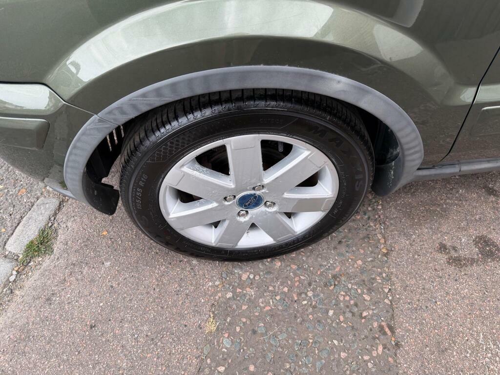 Ford Fusion 1.6 Zetec Climate Black #13