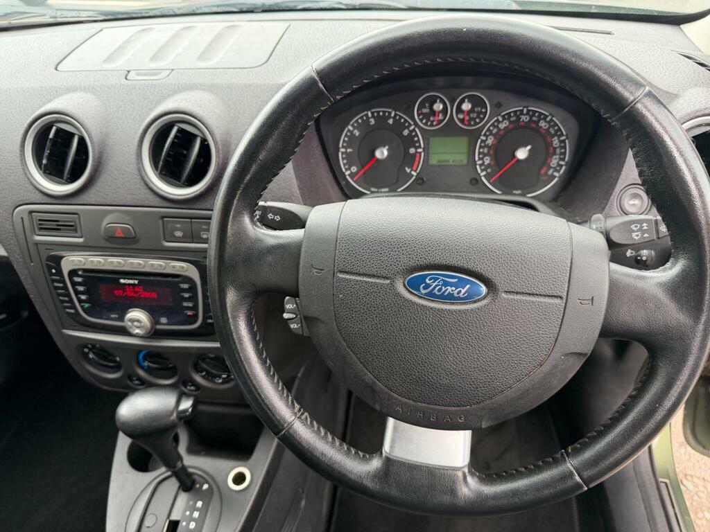 Ford Fusion 1.6 Zetec Climate Black #17
